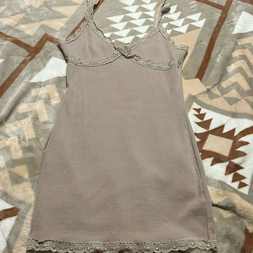 I’m selling this body con dress